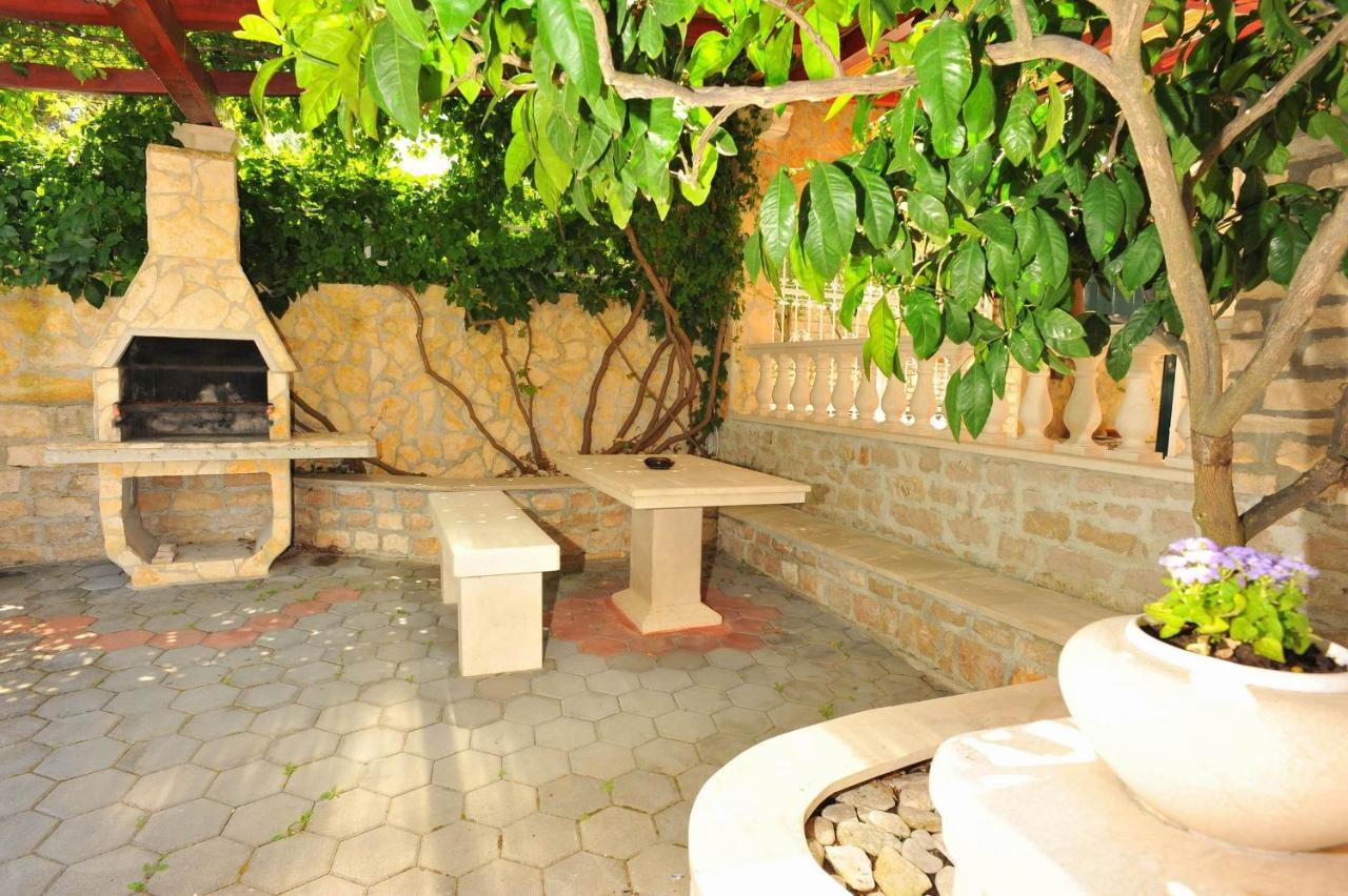 Villa Anni Sutivan Buitenkant foto